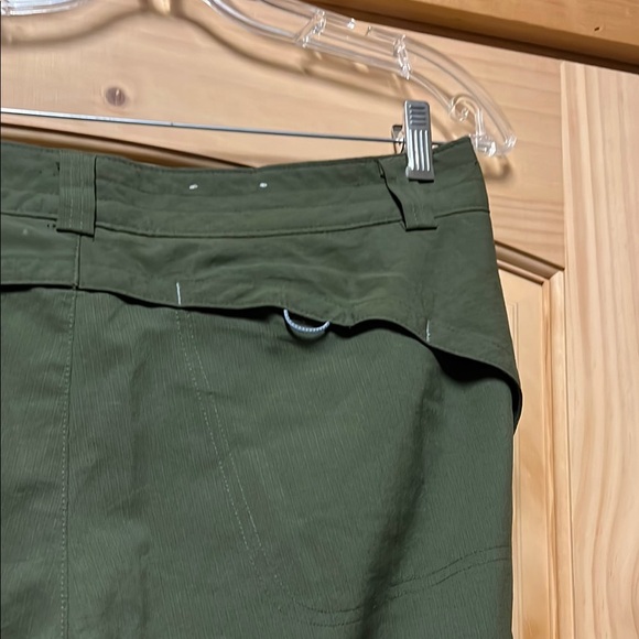 Columbia Green Convertible Cargo Pants with Durable Fabric NWOT 12 long - Picture 7 of 10